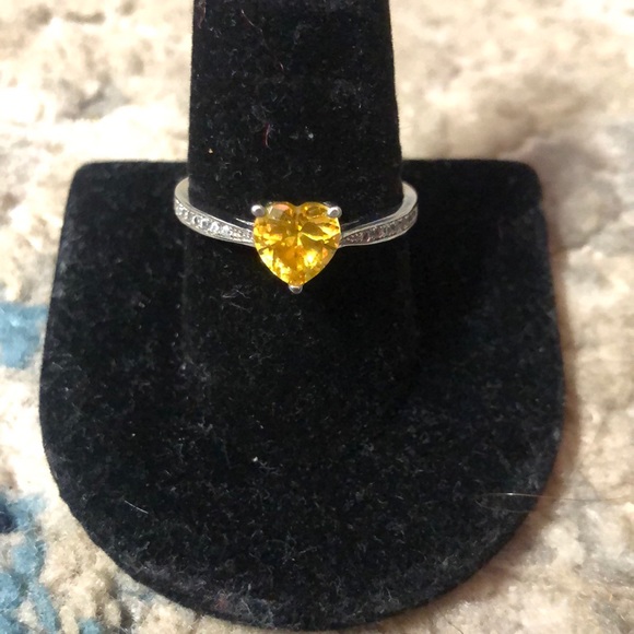🧡 Citrine Heart w/ lab created white sapphire Ring 🧡 - Picture 1 of 4